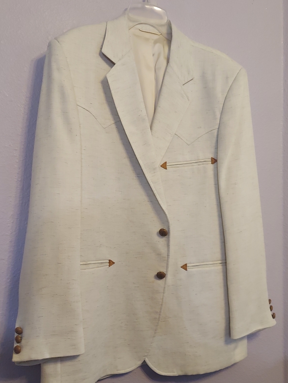 Circle S Western Wear. Cream Men's Blazer - Classic Two-Button Suit Jacket - Picture 7 of 11